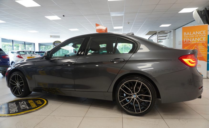 2018 BMW 318i SPORT with 19″ PERFORMANCE ALLOYS — Only 67K