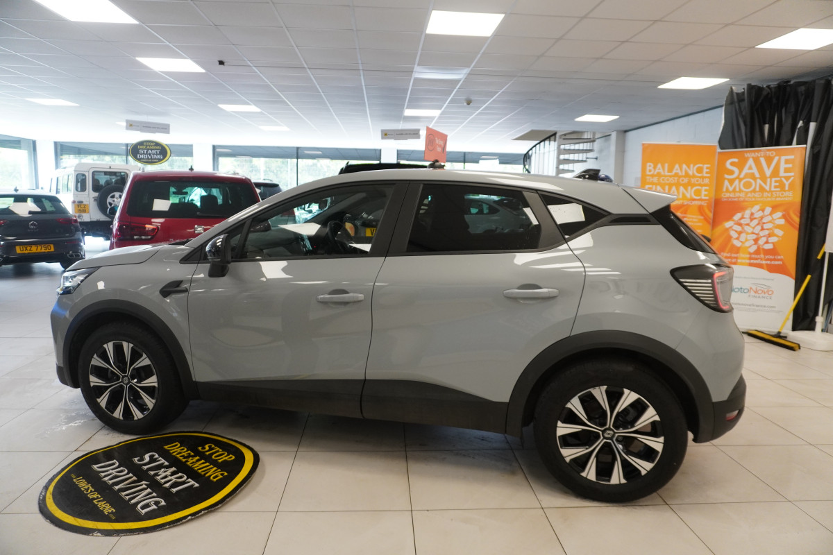 2024 (DEC) RENAULT CAPTUR 1.0 TCE EVOLUITION with ONLY 5,000 Miles (NEW MODEL)