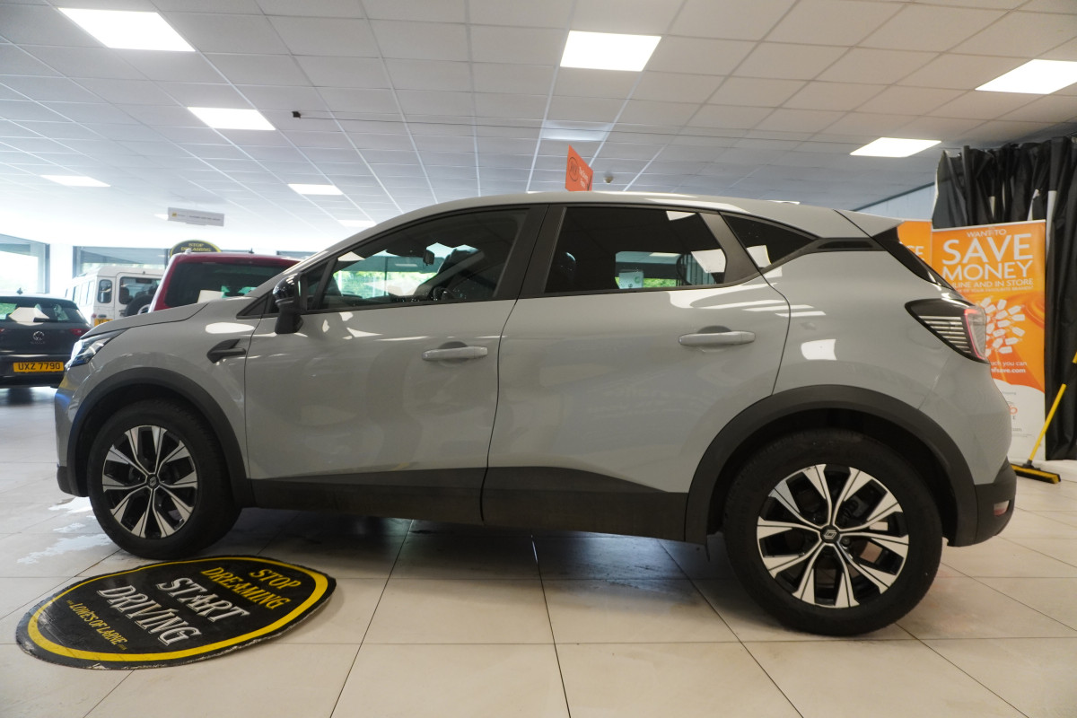 2024 (DEC) RENAULT CAPTUR 1.0 TCE EVOLUITION with ONLY 5,000 Miles (NEW MODEL)