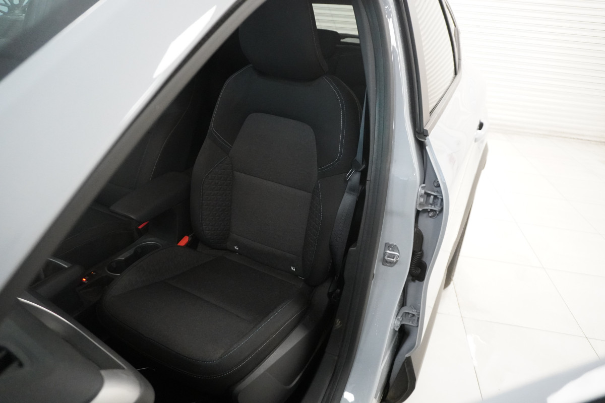 2024 (DEC) RENAULT CAPTUR 1.0 TCE EVOLUITION with ONLY 5,000 Miles (NEW MODEL)