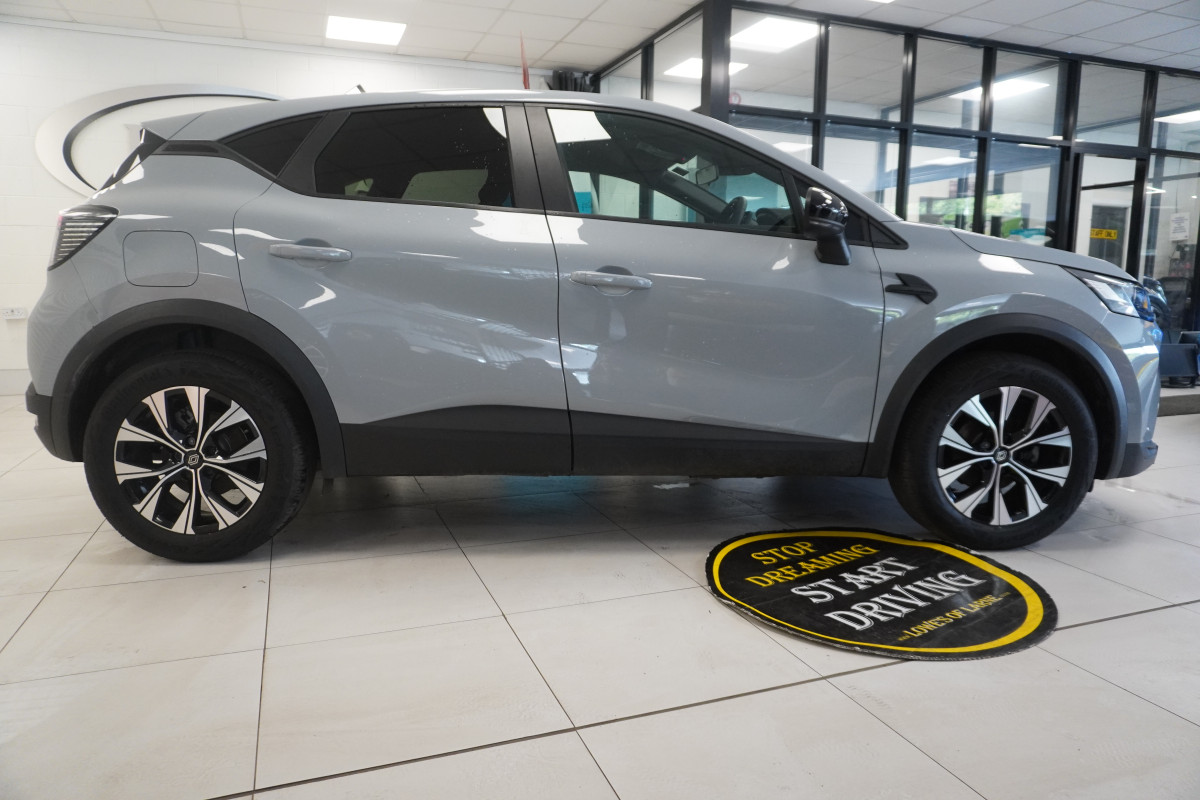2024 (DEC) RENAULT CAPTUR 1.0 TCE EVOLUITION with ONLY 5,000 Miles (NEW MODEL)