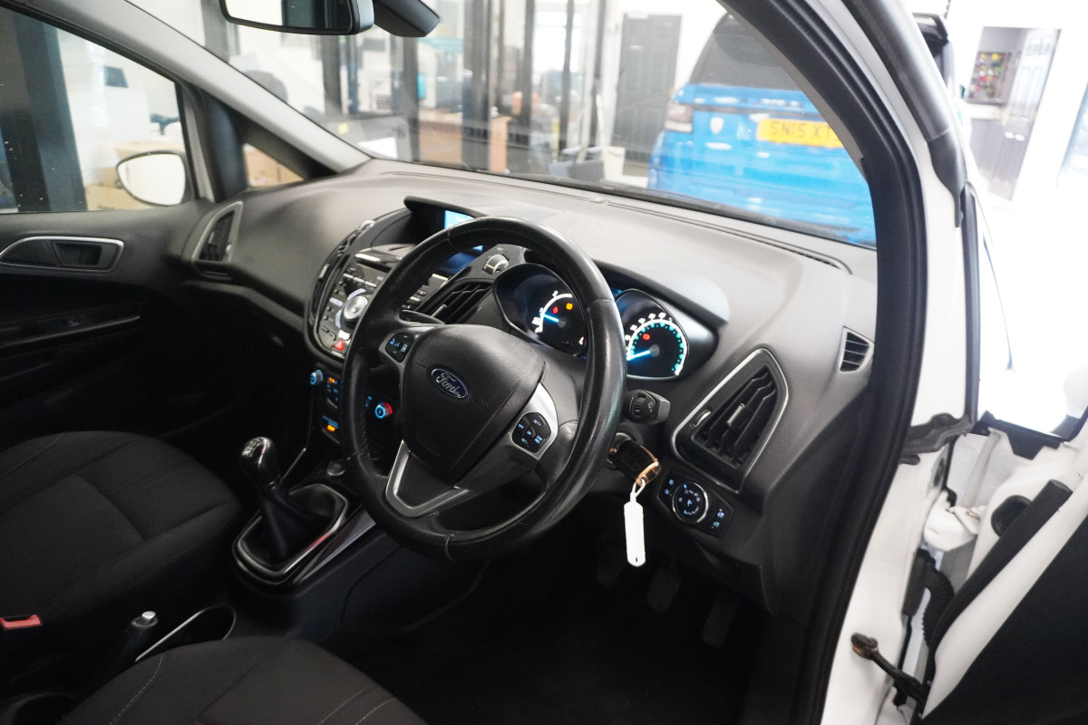 2015 FORD B-MAX 1.6 TDCi TITANIUM — ONLY £20 ROAD TAX