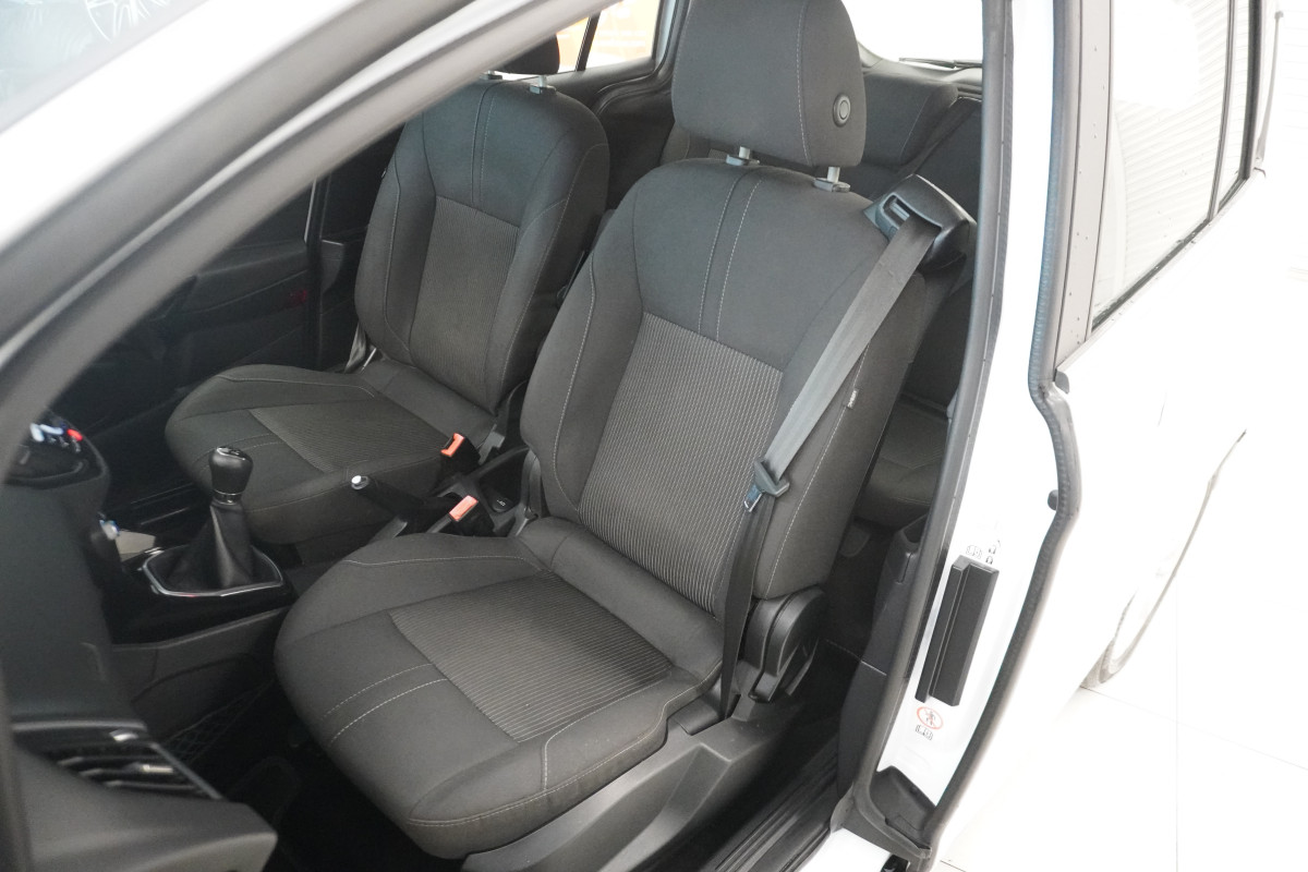 2015 FORD B-MAX 1.6 TDCi TITANIUM — ONLY £20 ROAD TAX