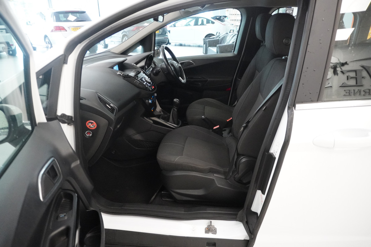 2015 FORD B-MAX 1.6 TDCi TITANIUM — ONLY £20 ROAD TAX