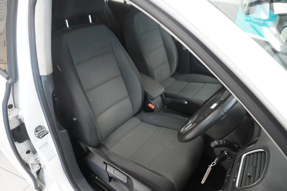 2010 (NOV) VW GOLF 1.6 TDi SE BlueMotion Tech 5 DOOR — JUST HAD NEW FLYWHEEL & CLUTCH KIT FITTED