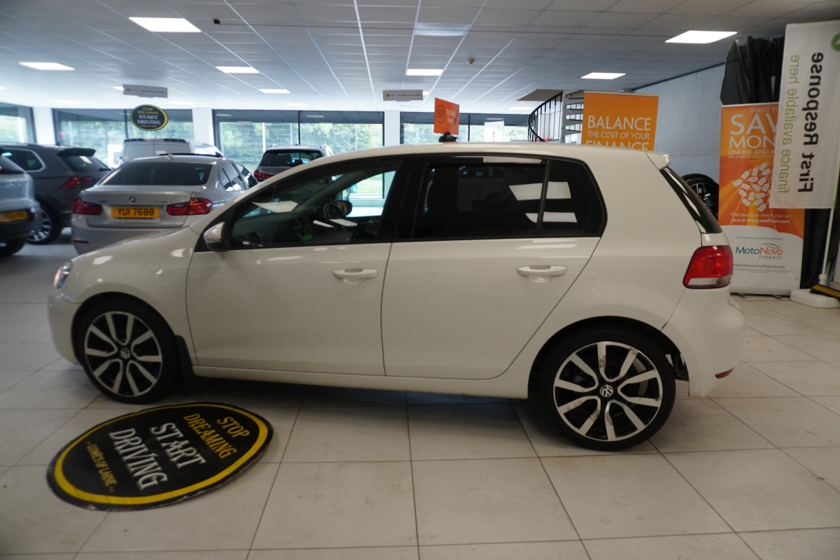 2010 (NOV) VW GOLF 1.6 TDi SE BlueMotion Tech 5 DOOR — JUST HAD NEW FLYWHEEL & CLUTCH KIT FITTED
