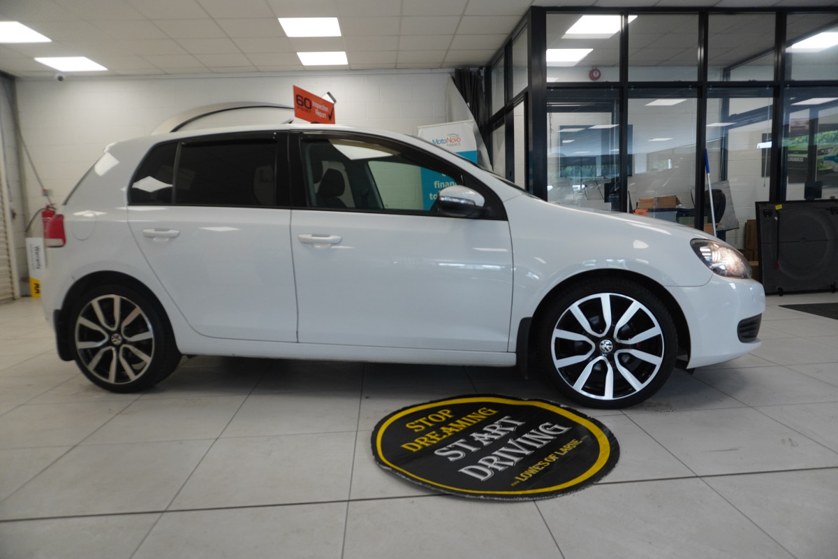 2010 (NOV) VW GOLF 1.6 TDi SE BlueMotion Tech 5 DOOR — JUST HAD NEW FLYWHEEL & CLUTCH KIT FITTED
