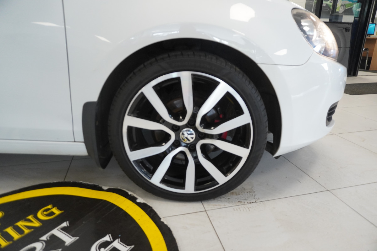 2010 (NOV) VW GOLF 1.6 TDi SE BlueMotion Tech 5 DOOR — JUST HAD NEW FLYWHEEL & CLUTCH KIT FITTED