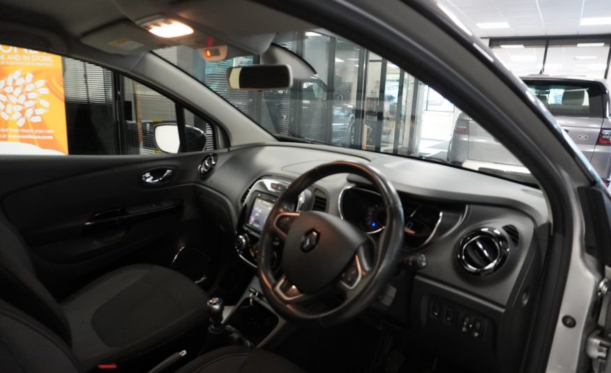 2017 RENAULT CAPTUR 1.2 TCe DYNAMIQUE S NAV with ONLY 77,000 MILES