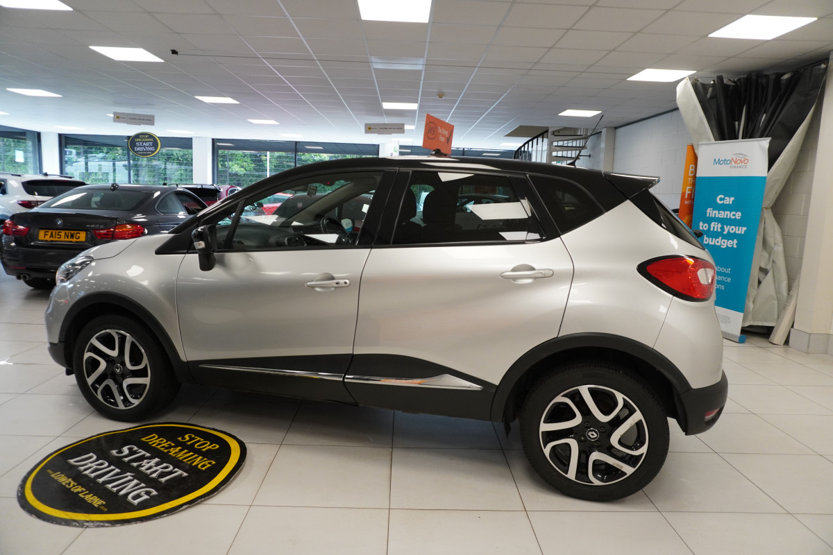 2017 RENAULT CAPTUR 1.2 TCe DYNAMIQUE S NAV with ONLY 77,000 MILES