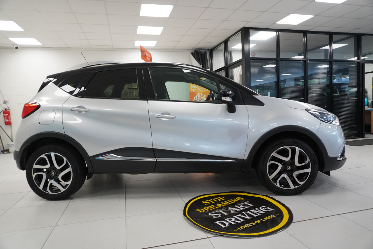 2017 RENAULT CAPTUR 1.2 TCe DYNAMIQUE S NAV with ONLY 77,000 MILES