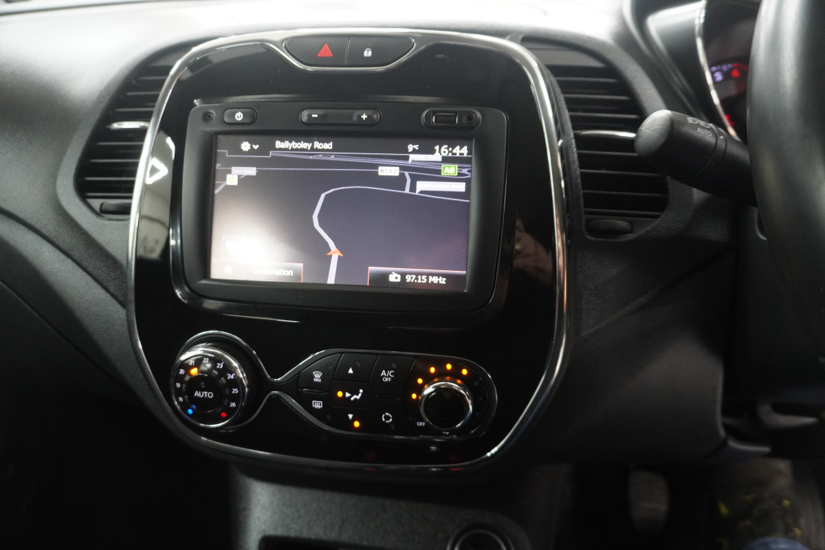 2017 (MAY) RENAULT CAPTUR 0.9 TCe DYNAMIQUE NAV with ONLY 79,000 MILES