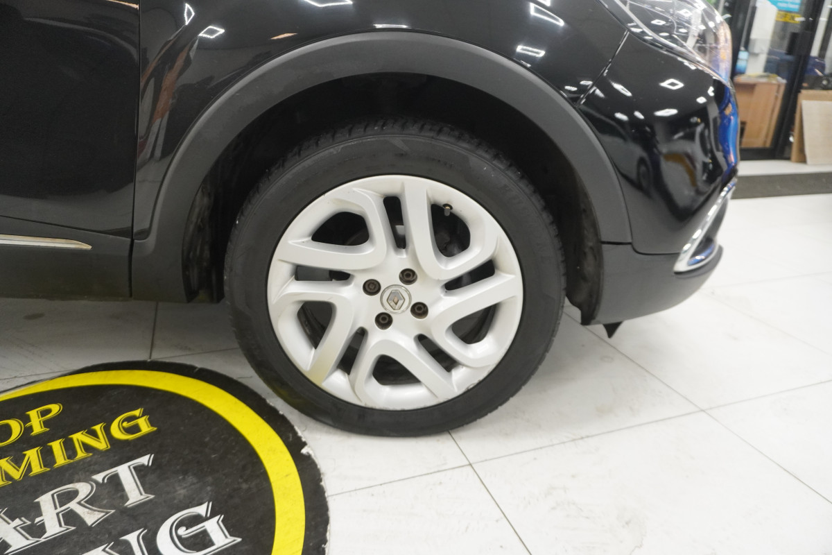 2017 (MAY) RENAULT CAPTUR 0.9 TCe DYNAMIQUE NAV with ONLY 79,000 MILES