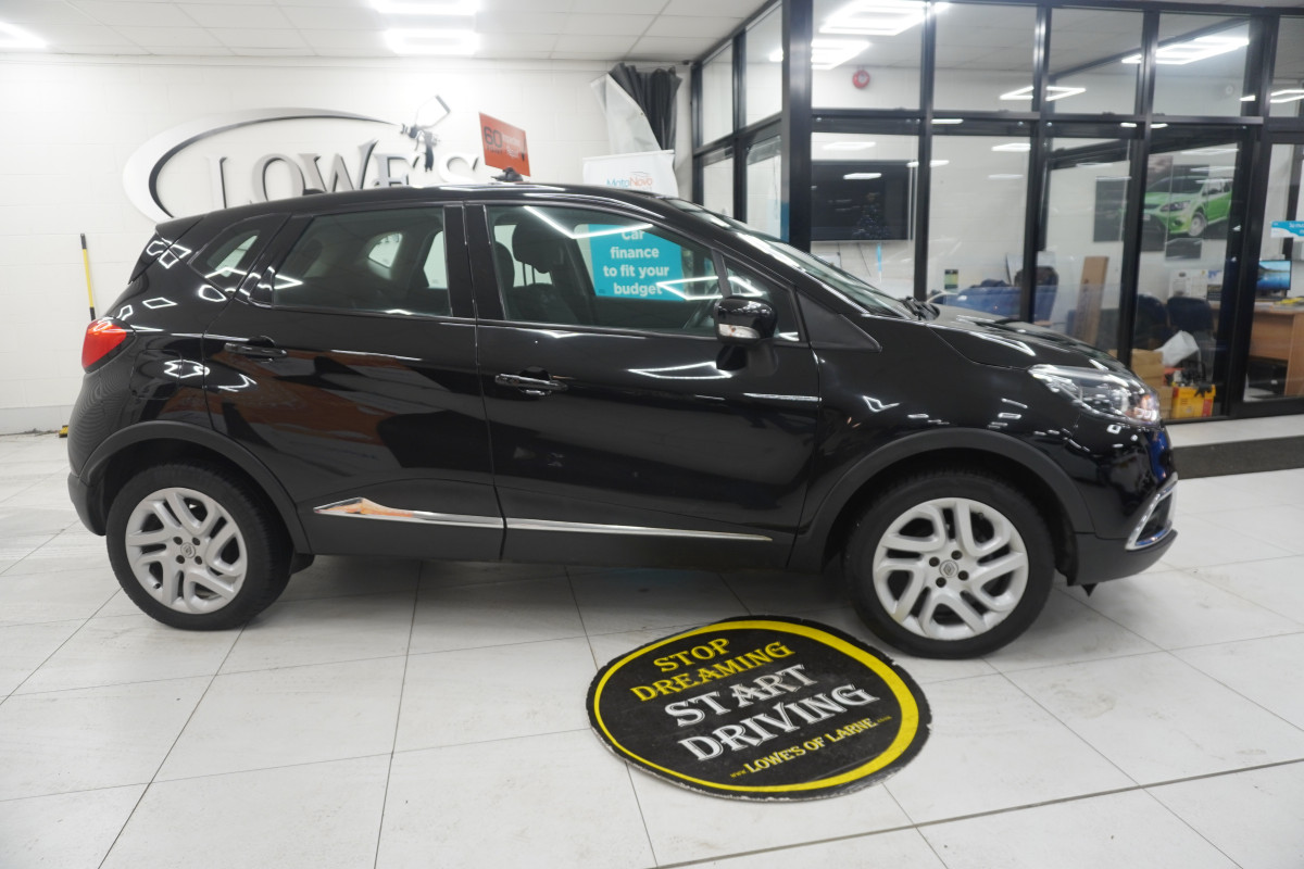 2017 (MAY) RENAULT CAPTUR 0.9 TCe DYNAMIQUE NAV with ONLY 79,000 MILES