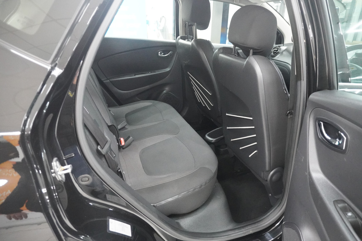 2017 (MAY) RENAULT CAPTUR 0.9 TCe DYNAMIQUE NAV with ONLY 79,000 MILES