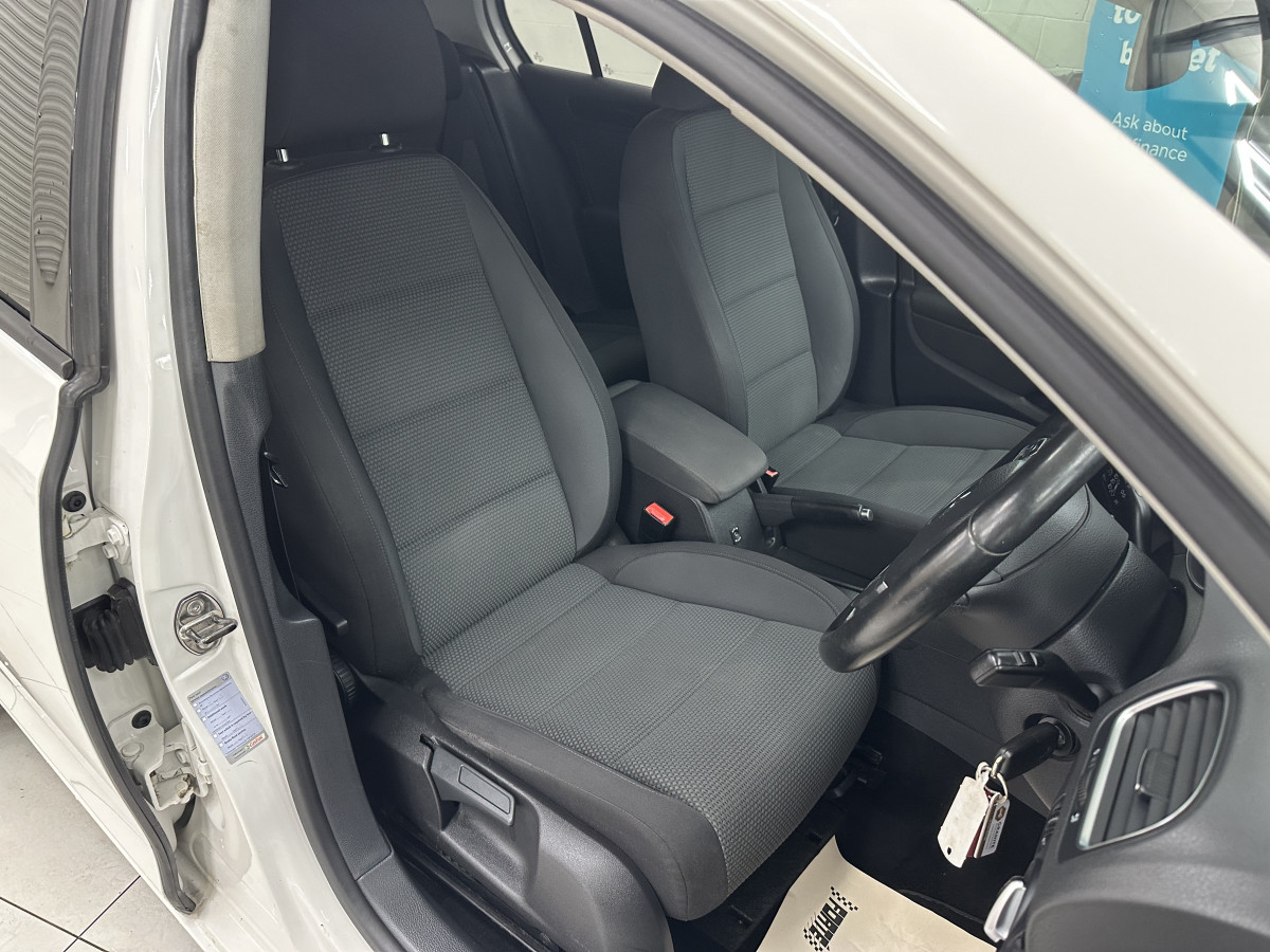 2010 (NOV) VW GOLF 1.6 TDi SE BlueMotion Tech 5 DOOR — JUST HAD NEW FLYWHEEL & CLUTCH KIT FITTED