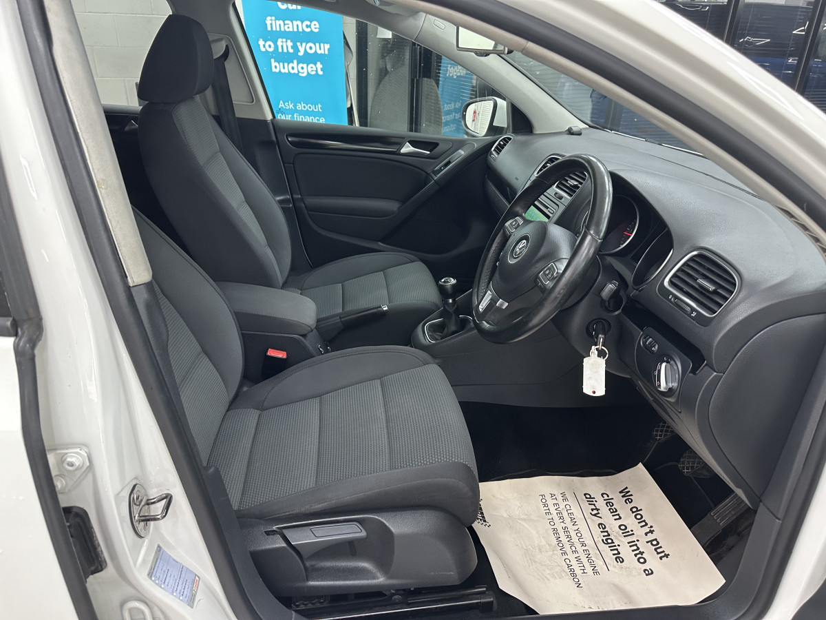 2010 (NOV) VW GOLF 1.6 TDi SE BlueMotion Tech 5 DOOR — JUST HAD NEW FLYWHEEL & CLUTCH KIT FITTED