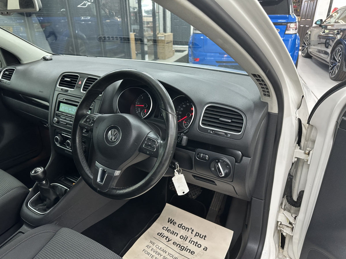 2010 (NOV) VW GOLF 1.6 TDi SE BlueMotion Tech 5 DOOR — JUST HAD NEW FLYWHEEL & CLUTCH KIT FITTED