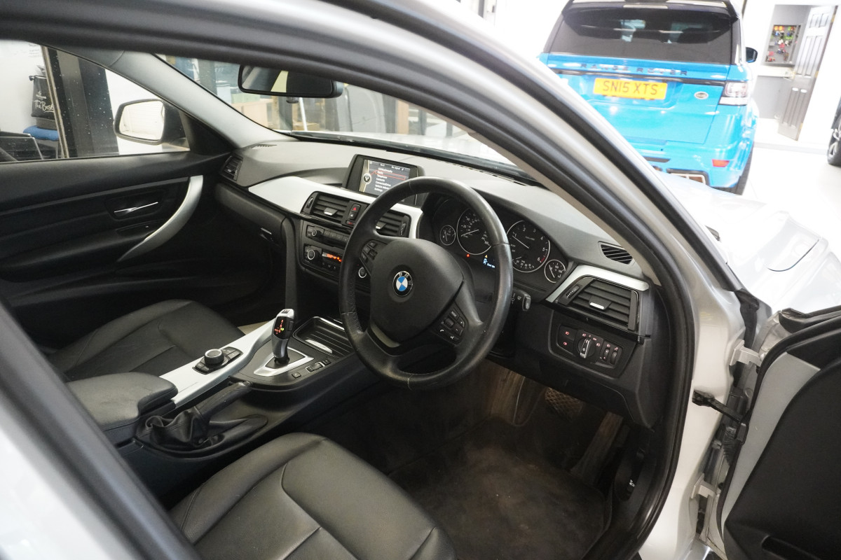 2015 BMW 320D SE XDRIVE AUTO with ONLY 84,000 MILES — BLACK LEATHER & SUNROOF