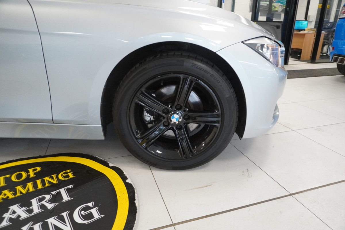 2015 BMW 320D SE XDRIVE AUTO with ONLY 84,000 MILES — BLACK LEATHER & SUNROOF