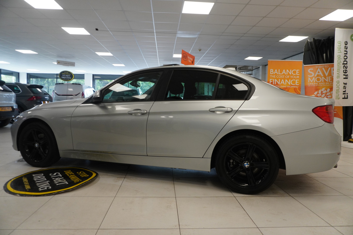 2015 BMW 320D SE XDRIVE AUTO with ONLY 84,000 MILES — BLACK LEATHER & SUNROOF