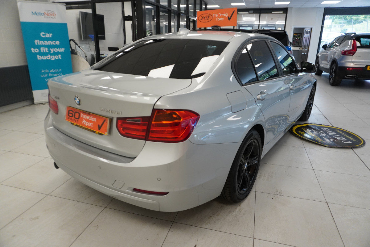 2015 BMW 320D SE XDRIVE AUTO with ONLY 84,000 MILES — BLACK LEATHER & SUNROOF