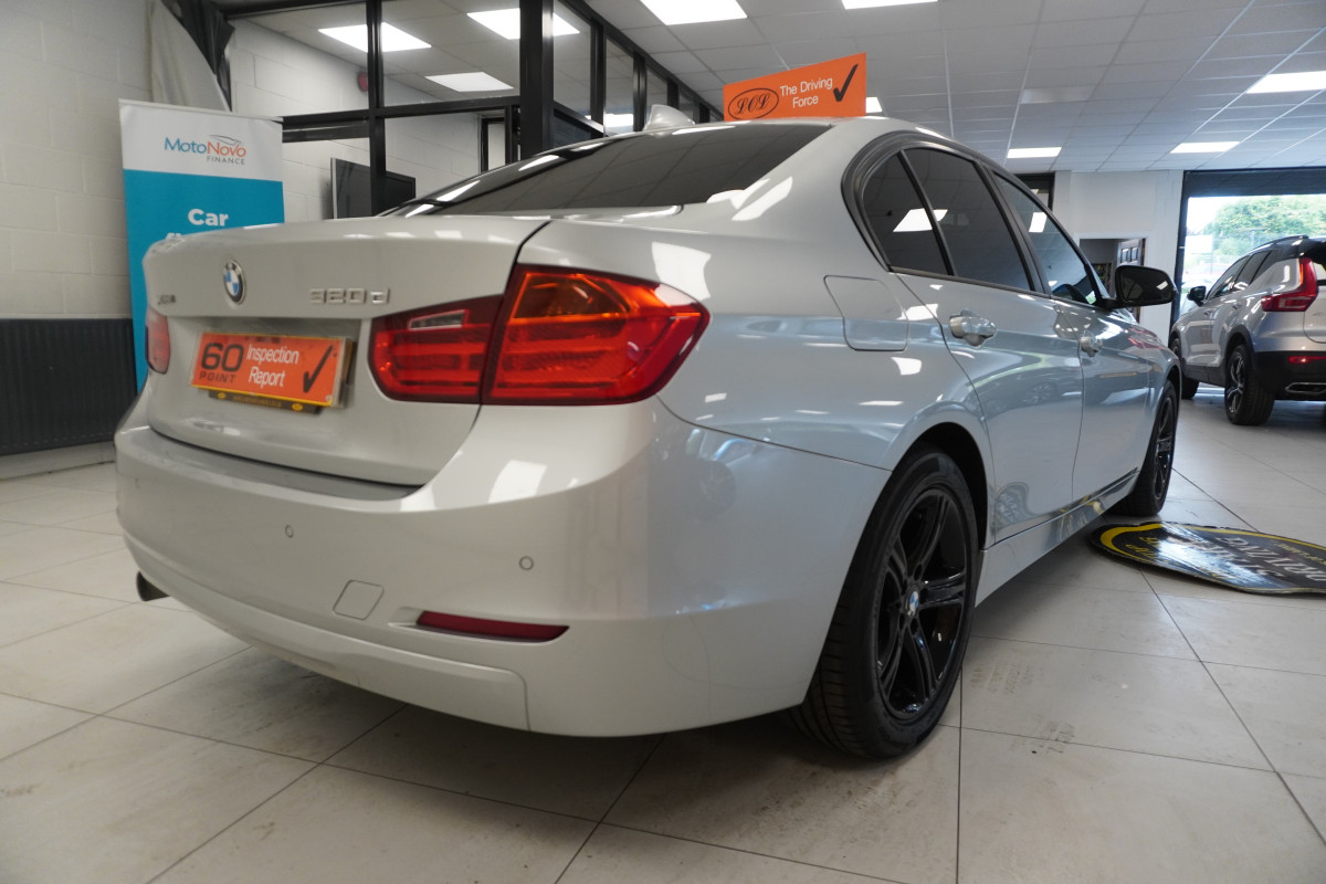 2015 BMW 320D SE XDRIVE AUTO with ONLY 84,000 MILES — BLACK LEATHER & SUNROOF