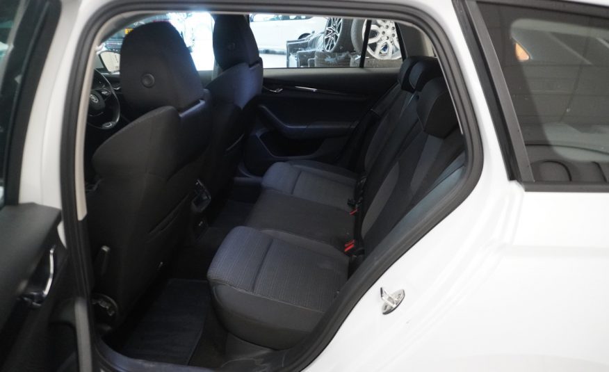 2021 SKODA OCTAIVA 1.0 TSi SE TECHNOLOGY ESTATE  FSH — ONE OWNER