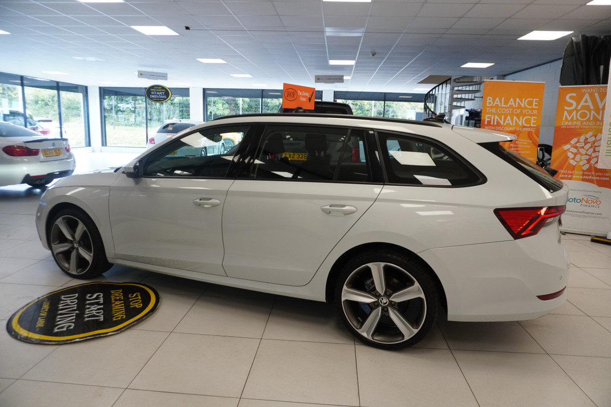 2021 SKODA OCTAIVA 1.0 TSi SE TECHNOLOGY ESTATE  FSH — ONE OWNER