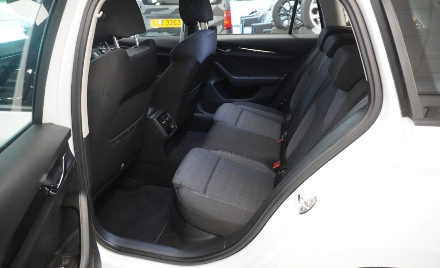 2021 SKODA OCTAIVA 1.0 TSi SE TECHNOLOGY ESTATE  FSH — ONE OWNER