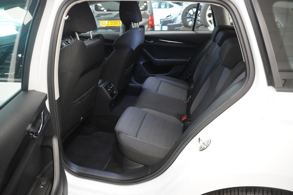 2021 SKODA OCTAIVA 1.0 TSi SE TECHNOLOGY ESTATE  FSH — ONE OWNER