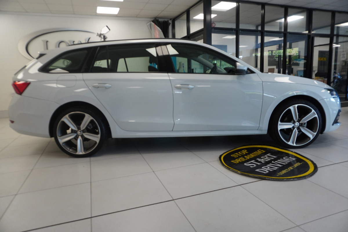2021 SKODA OCTAIVA 1.0 TSi SE TECHNOLOGY ESTATE  FSH — ONE OWNER