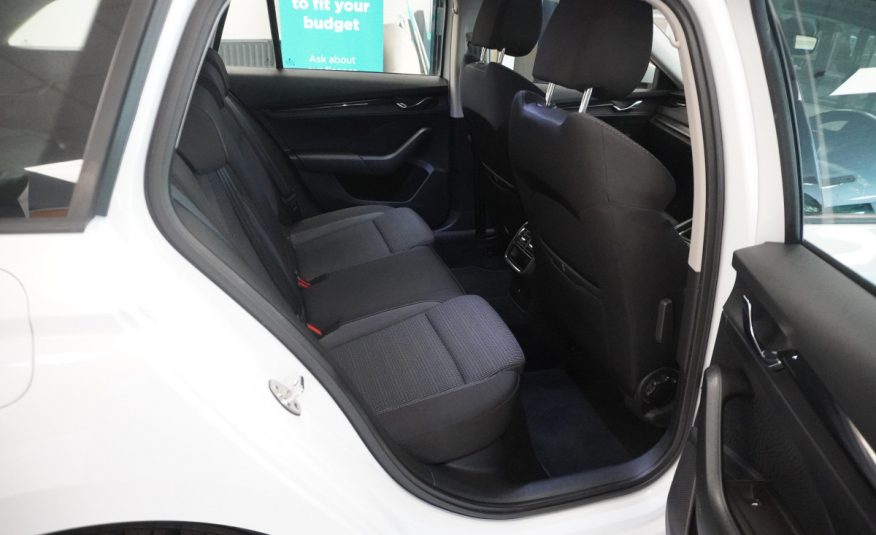 2021 SKODA OCTAIVA 1.0 TSi SE TECHNOLOGY ESTATE  FSH — ONE OWNER