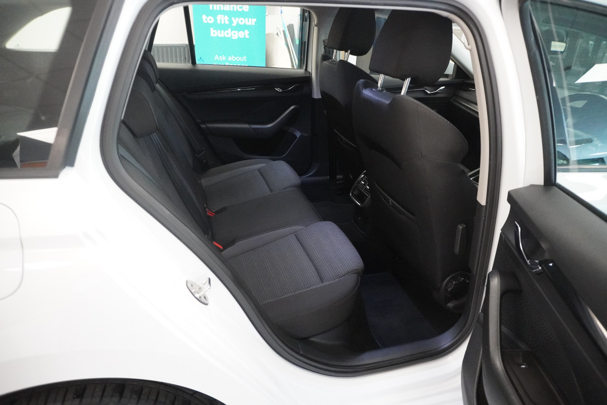 2021 SKODA OCTAIVA 1.0 TSi SE TECHNOLOGY ESTATE  FSH — ONE OWNER