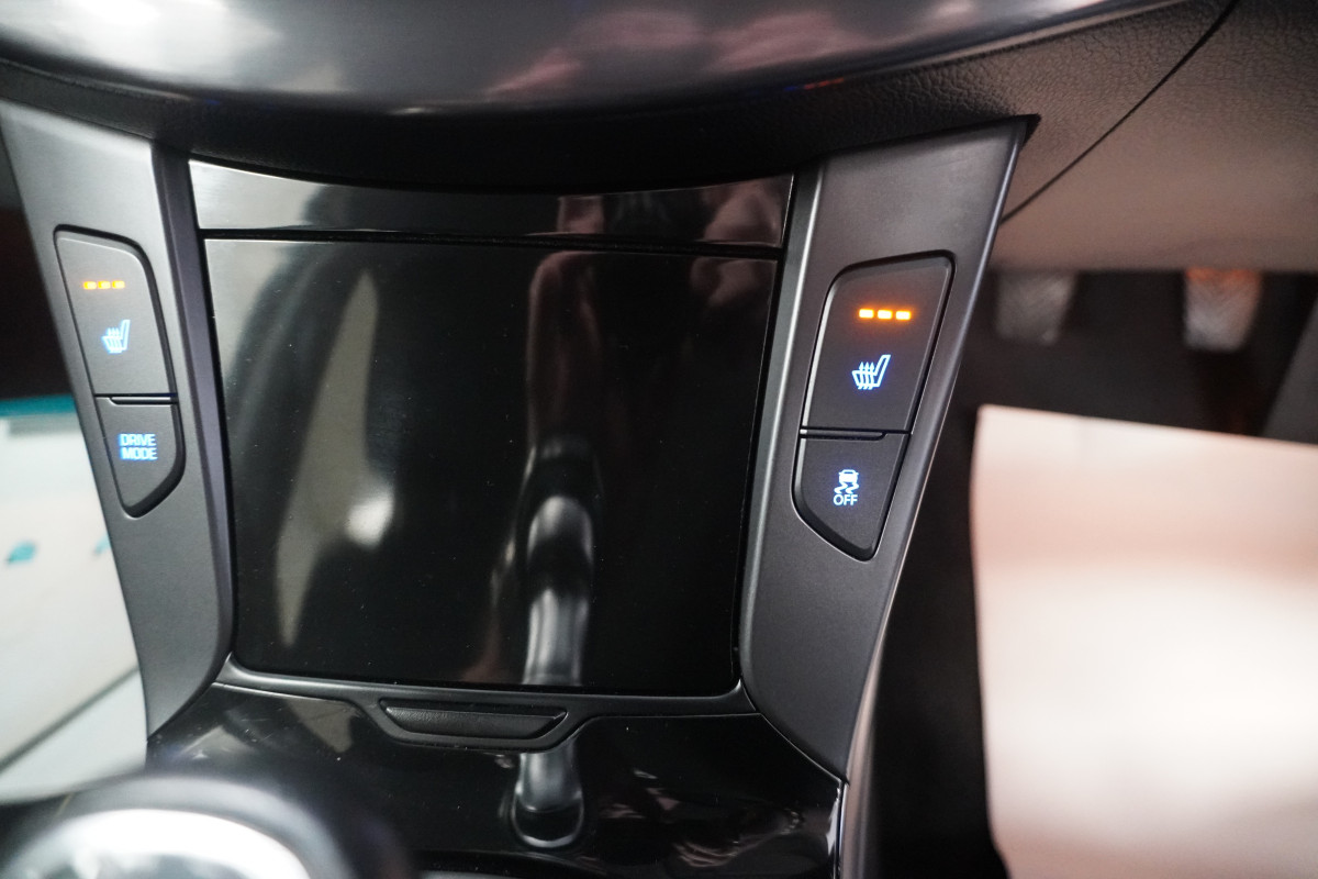 2016 (SEPT) HYUNDAI i40 1.7 CRDi SE NAV Blue DRIVE with ONLY 89K