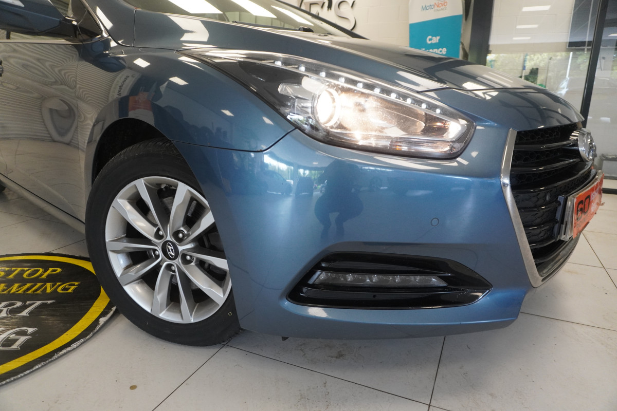 2016 (SEPT) HYUNDAI i40 1.7 CRDi SE NAV Blue DRIVE with ONLY 89K