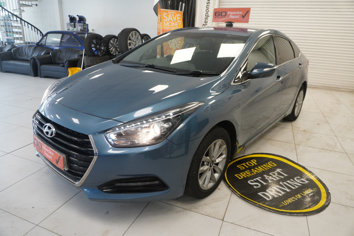 2016 (SEPT) HYUNDAI i40 1.7 CRDi SE NAV Blue DRIVE with ONLY 89K