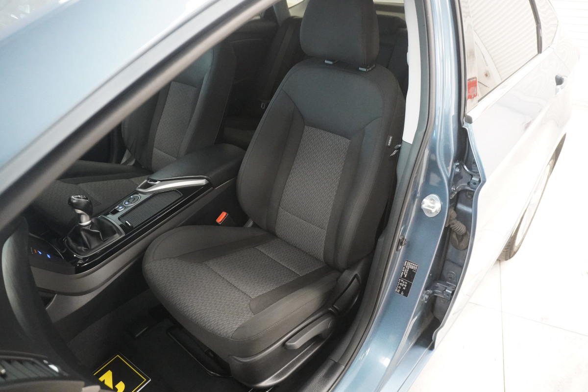 2016 (SEPT) HYUNDAI i40 1.7 CRDi SE NAV Blue DRIVE with ONLY 89K