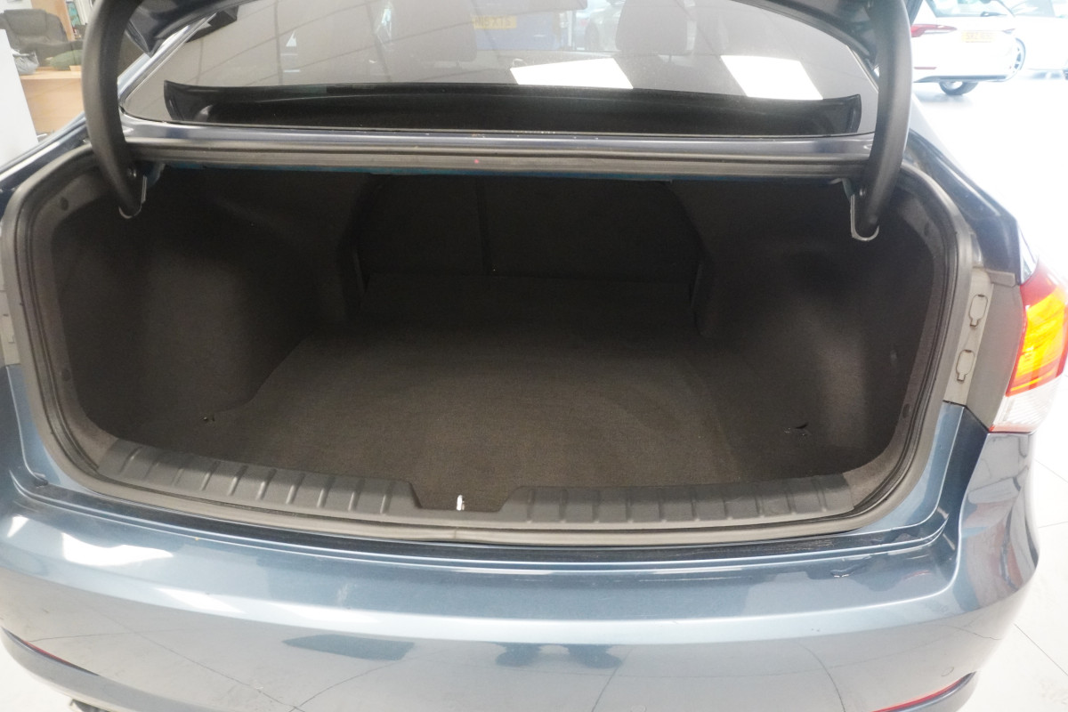 2016 (SEPT) HYUNDAI i40 1.7 CRDi SE NAV Blue DRIVE with ONLY 89K