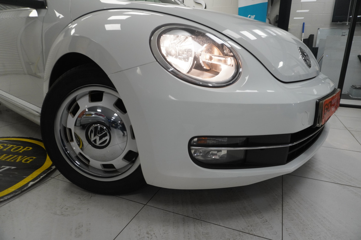 2016 (JULY) VW BEETLE 2.0 TDi BMT DESIGN AUTOMATIC ONLY 56K — STUNNING CAR and VERY HARD TO FIND