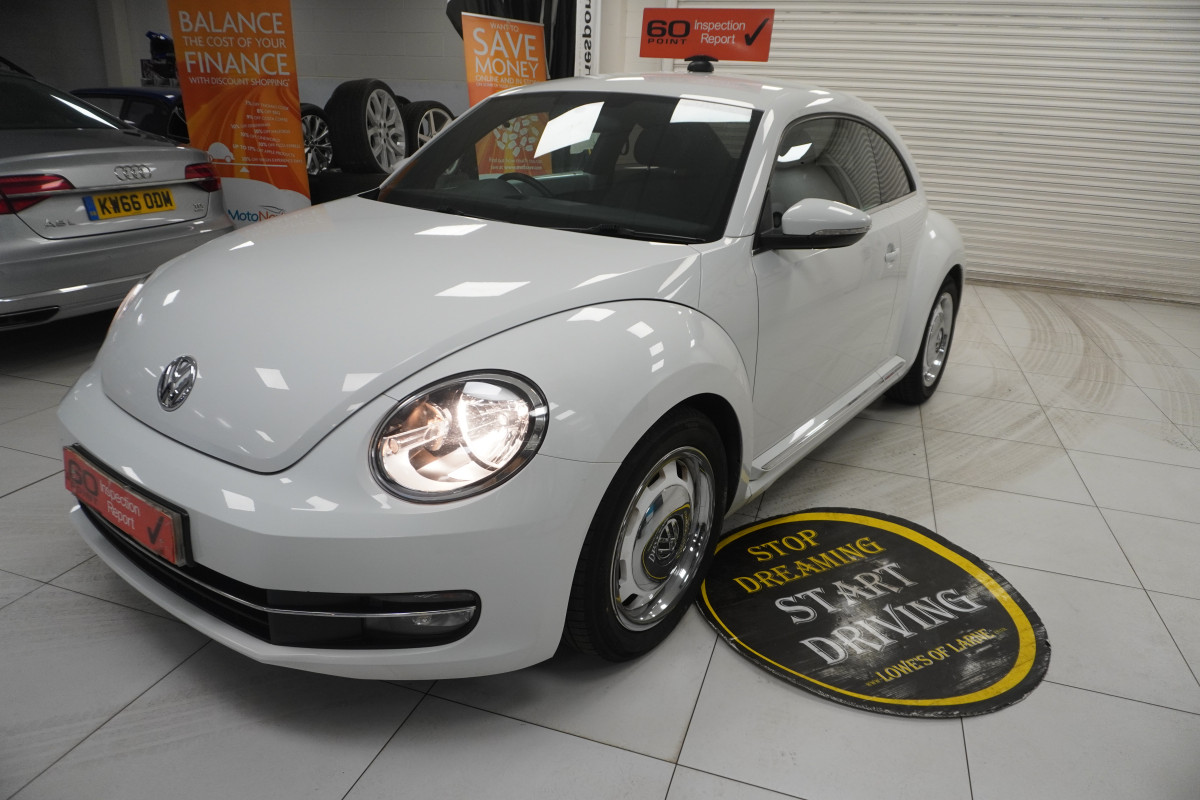 2016 (JULY) VW BEETLE 2.0 TDi BMT DESIGN AUTOMATIC ONLY 56K — STUNNING CAR and VERY HARD TO FIND
