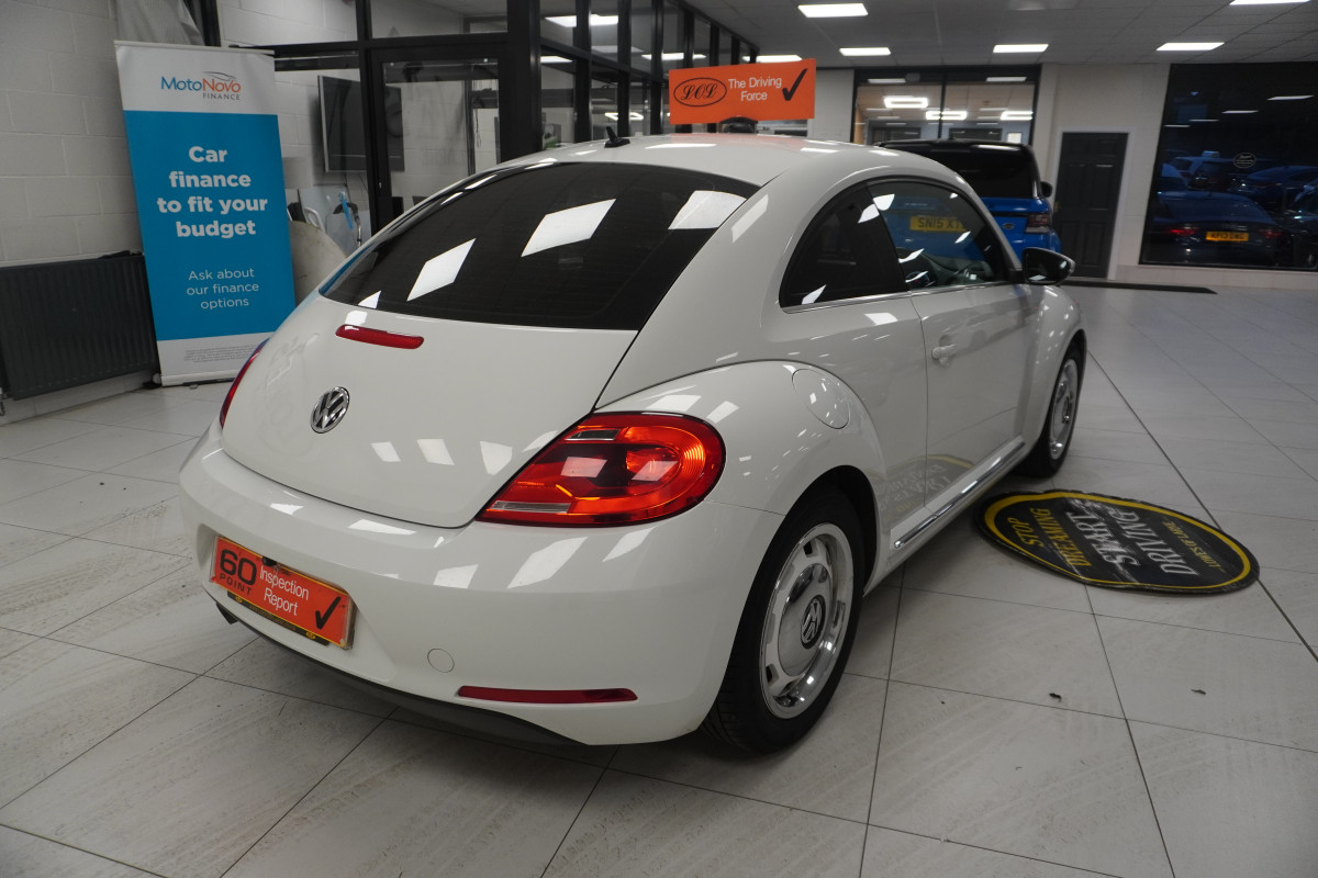 2016 (JULY) VW BEETLE 2.0 TDi BMT DESIGN AUTOMATIC ONLY 56K — STUNNING CAR and VERY HARD TO FIND