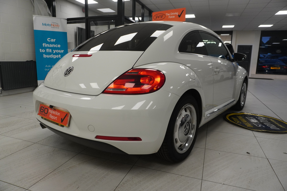 2016 (JULY) VW BEETLE 2.0 TDi BMT DESIGN AUTOMATIC ONLY 56K — STUNNING CAR and VERY HARD TO FIND