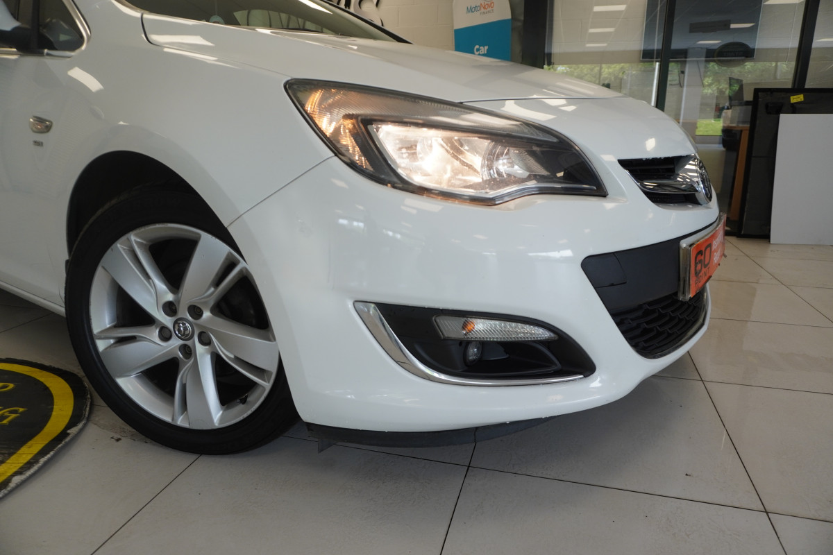 2015 VAUXHALL ASTRA 1.4 SRi 5 Door — GREAT FIRST CAR — ONLY 80K