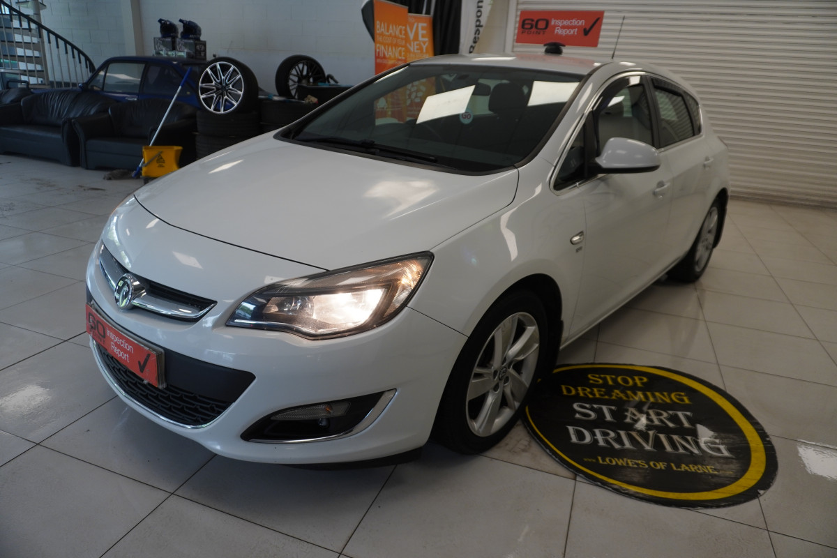 2015 VAUXHALL ASTRA 1.4 SRi 5 Door — GREAT FIRST CAR — ONLY 80K
