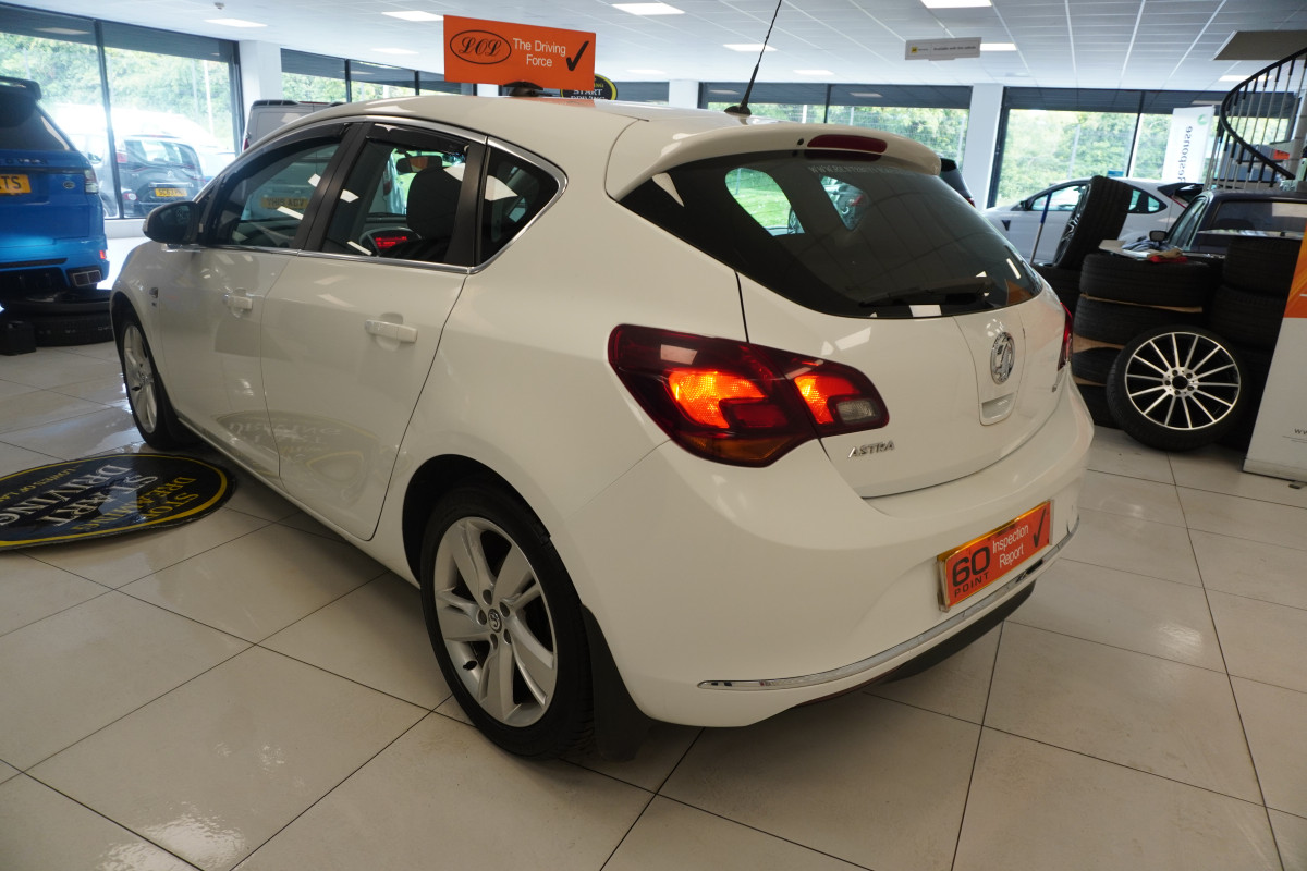 2015 VAUXHALL ASTRA 1.4 SRi 5 Door — GREAT FIRST CAR — ONLY 80K