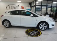 2015 VAUXHALL ASTRA 1.4 SRi 5 Door — GREAT FIRST CAR — ONLY 80K