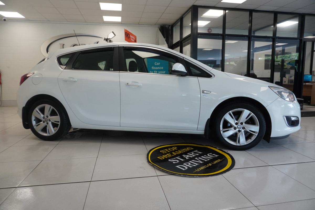 2015 VAUXHALL ASTRA 1.4 SRi 5 Door — GREAT FIRST CAR — ONLY 80K