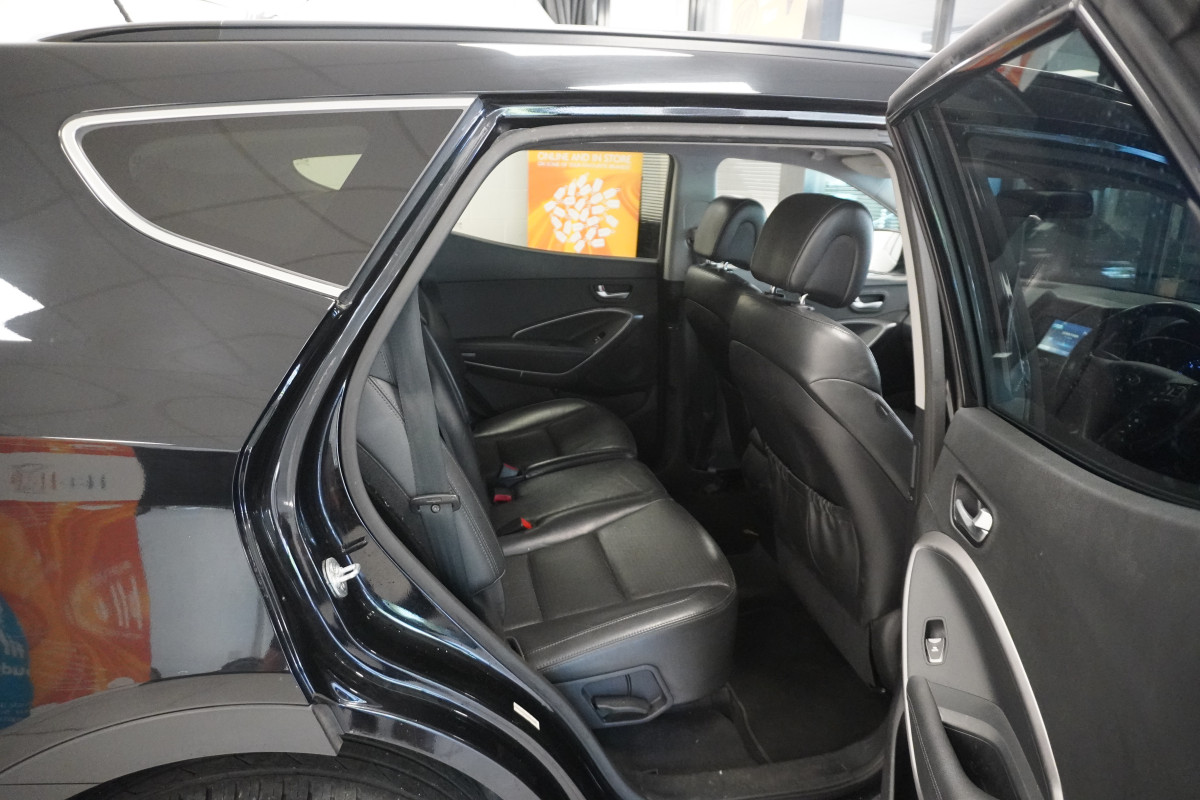 2015 HYUNDAI SANTA FE 2.2 CRDi PREMIUM with SAT NAV, BLACK LEATHER, REAR CAMERA — 7 SEATER