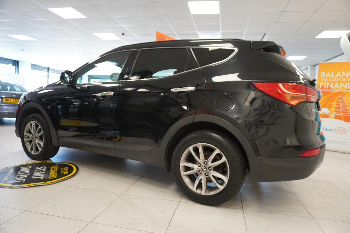 2015 HYUNDAI SANTA FE 2.2 CRDi PREMIUM with SAT NAV, BLACK LEATHER, REAR CAMERA — 7 SEATER